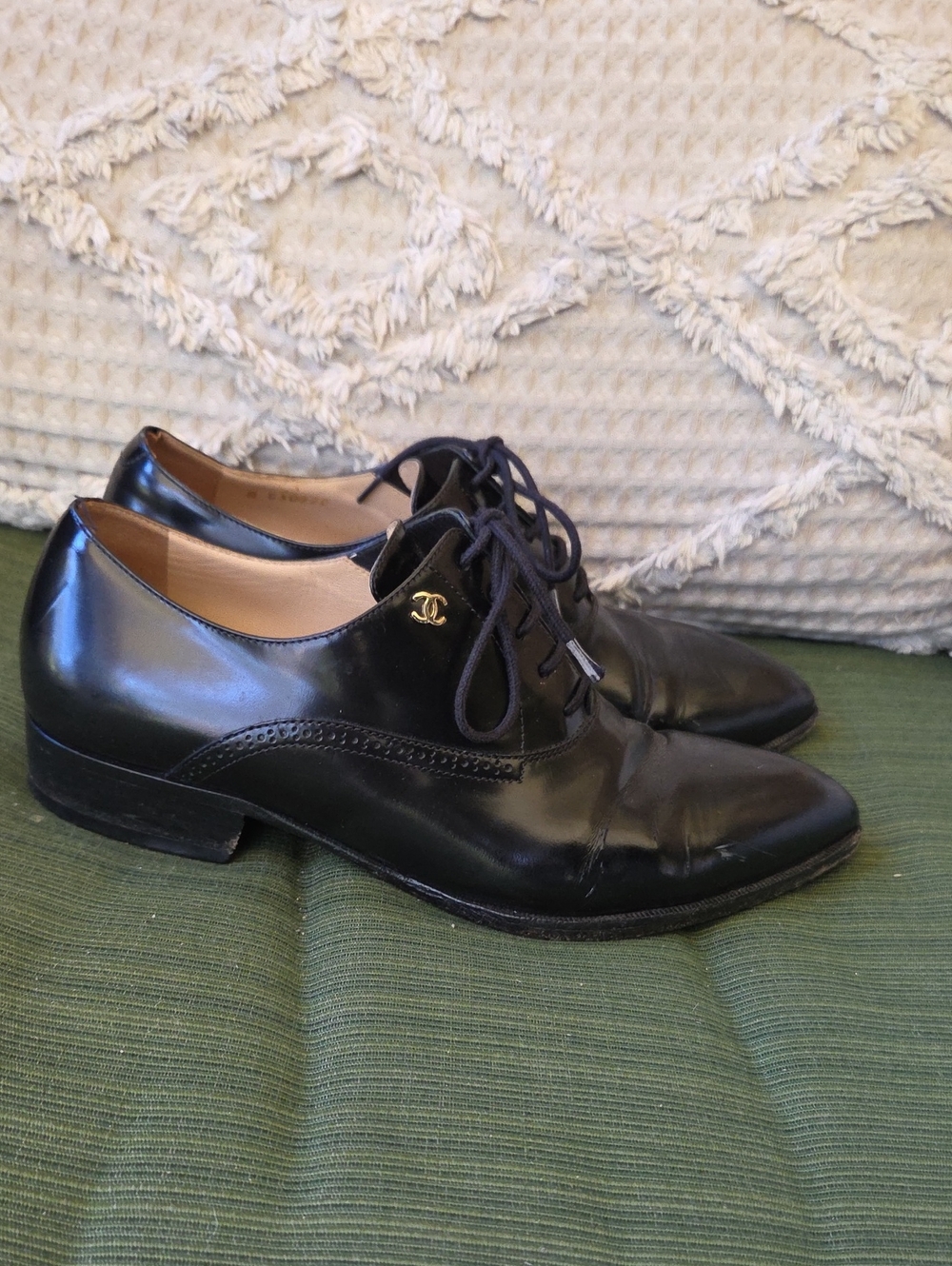 Vintage Chanel Pointed-Toe Leather Oxfords 37.5
